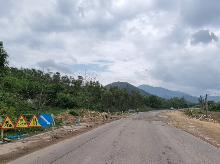 Binh Dinh: Them 2 thang dieu tra vu TNGT tai doan duong dang thi cong-Hinh-3