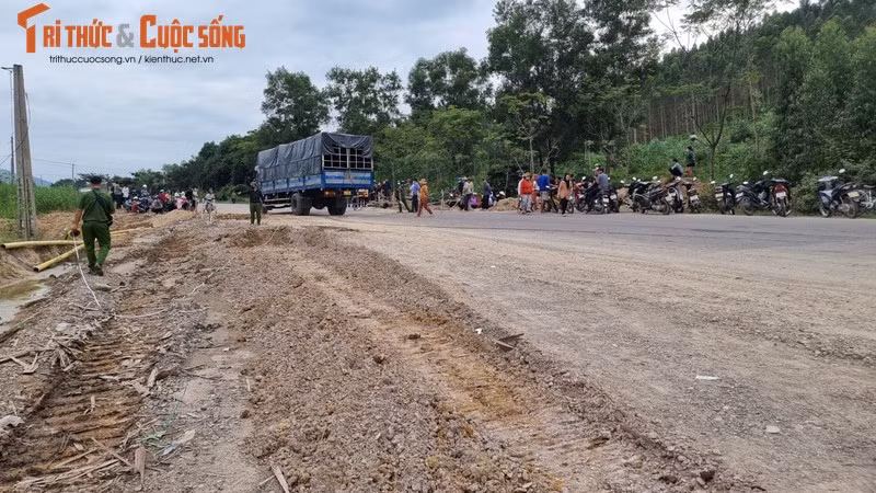 Binh Dinh: Them 2 thang dieu tra vu TNGT tai doan duong dang thi cong-Hinh-2