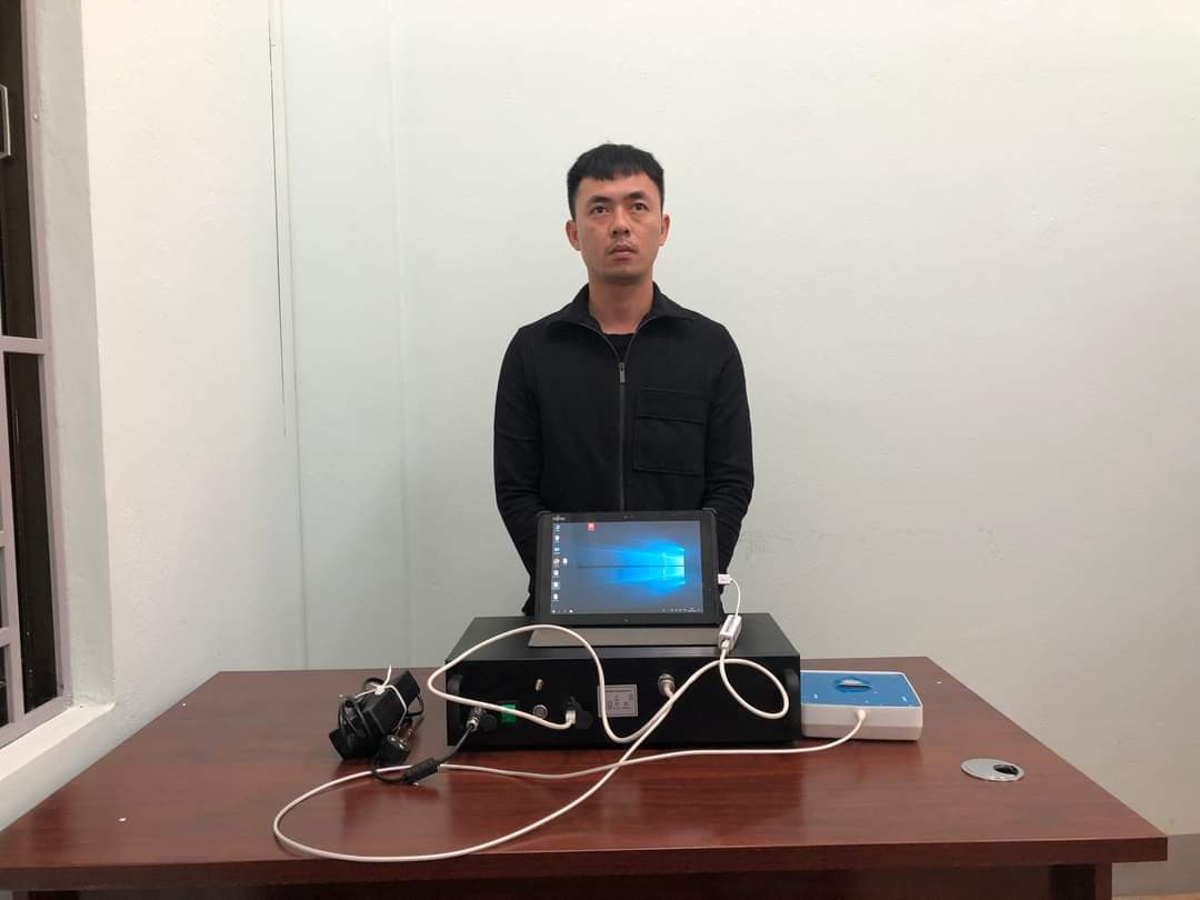 Gia Lai: Bat doi tuong phat tan tin nhan rac de lua dao-Hinh-3