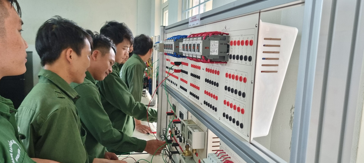 Hoi Nha bao tinh Gia Lai tham cac don vi truc thuoc Binh doan 15-Hinh-3