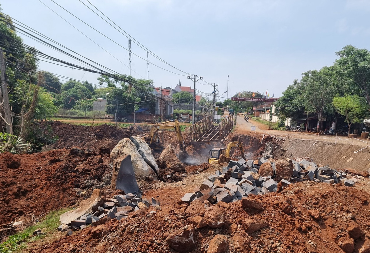 Nghi van dung thep sai yeu cau ky thuat, Cty Phuc Nhut len tieng-Hinh-3