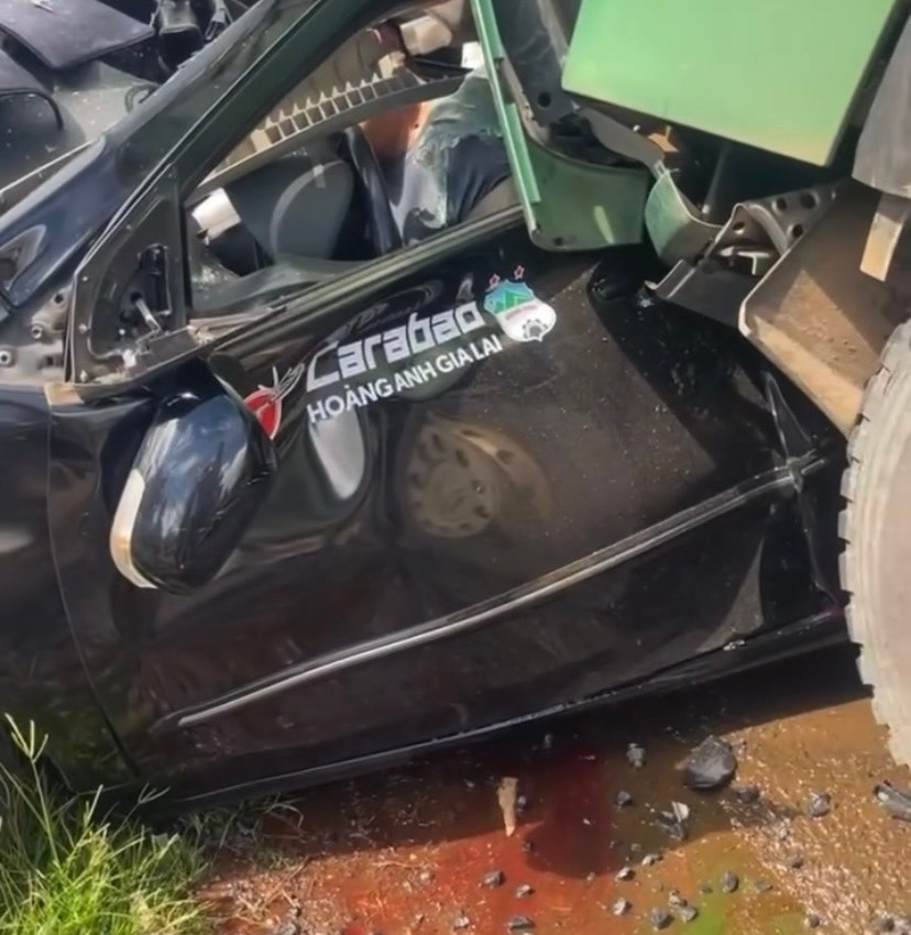 Tai nan giao thong kinh hoang, tro ly HLV va tien dao HAGL tu nan