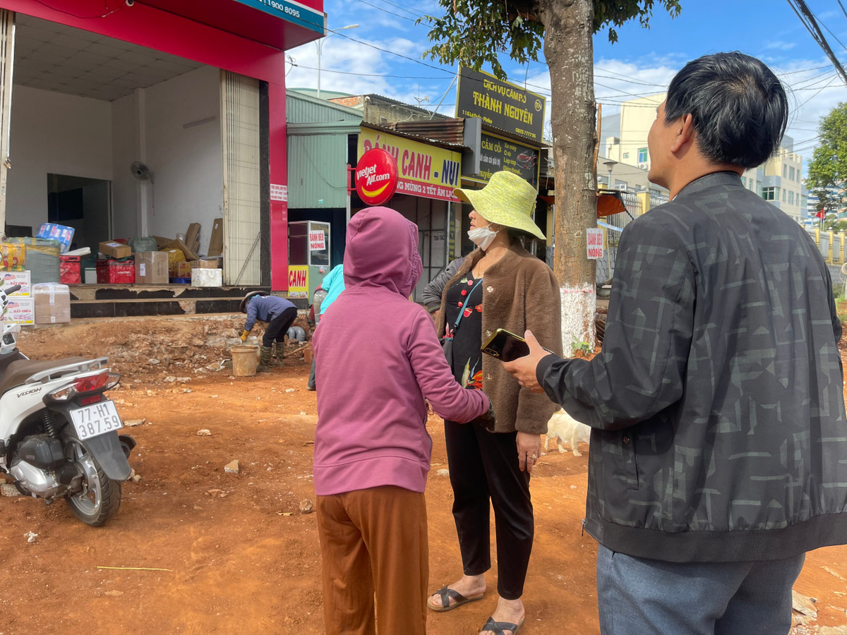 Chat re cay khi lat via he: Cty Hoang Phuong Gia Lai bi de nghi phat 40 trieu-Hinh-2