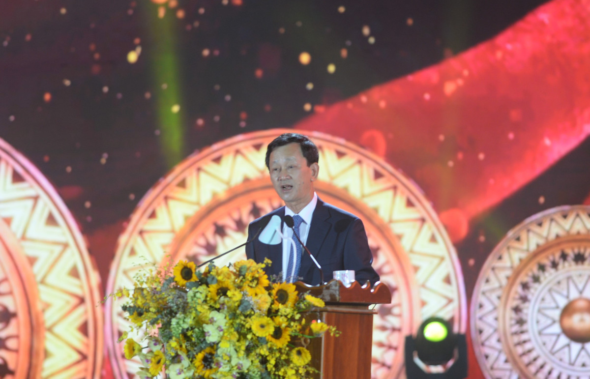 Bí thư tỉnh ủy Dương Văn Trang cho biết: " Kon Tum tin tưởng rằng, với sự hỗ trợ của Trung ương, sự quyết tâm, đồng lòng toàn tỉnh, Kon Tum sẽ từng bước vượt khó khăn, thách thức, tận dụng tốt những cơ hội, thực hiện có hiệu quả các nhiệm vụ, giải pháp trên để đưa tỉnh Kon Tum phát triển nhanh và bền vững trong những năm tới. "