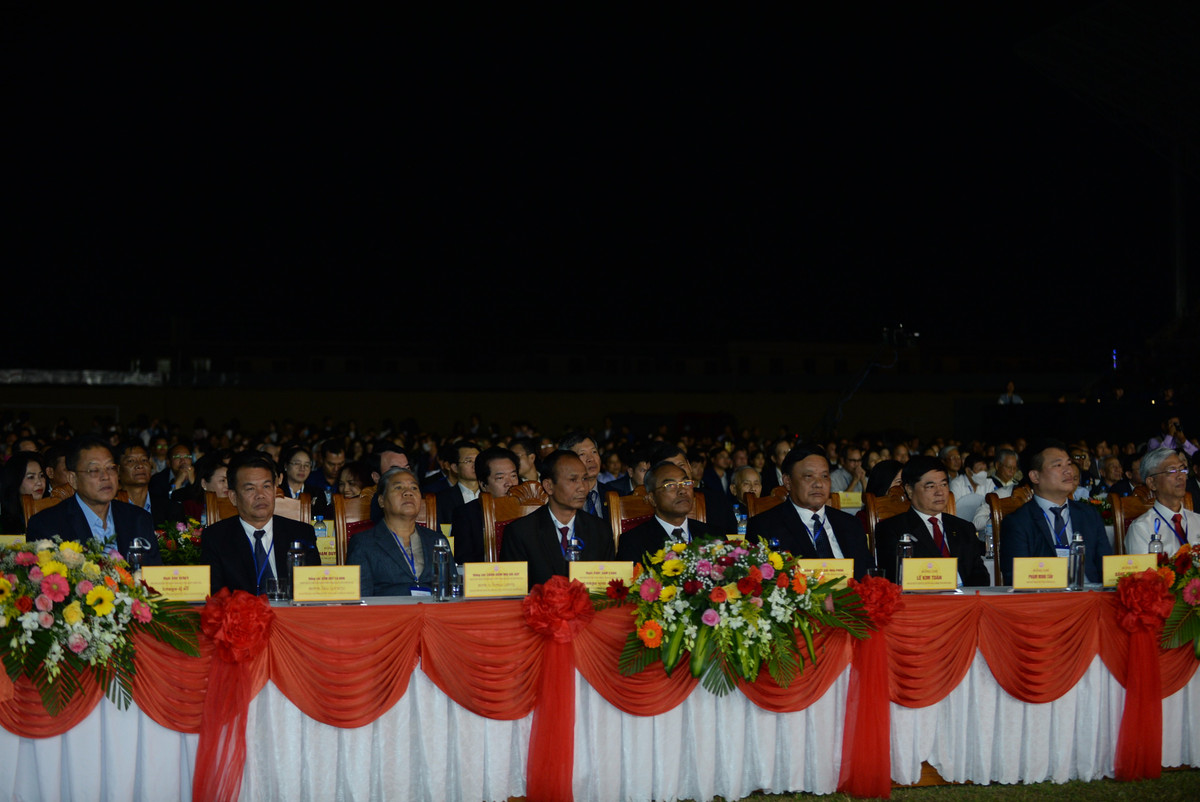 Lãnh đạo các tỉnh của nước bạn Lào và Campuchia giáp với tỉnh Kon Tum tại lễ kỷ niệm 110 năm thành lập tỉnh Kon Tum