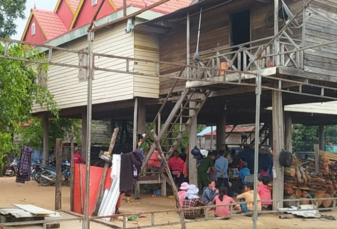 Gia Lai: Sửa bơm bị điện giật, 3 người trong một gia đình tử vong Gia Lai: Sua bom bi dien giat, 3 nguoi trong mot gia dinh tu vong