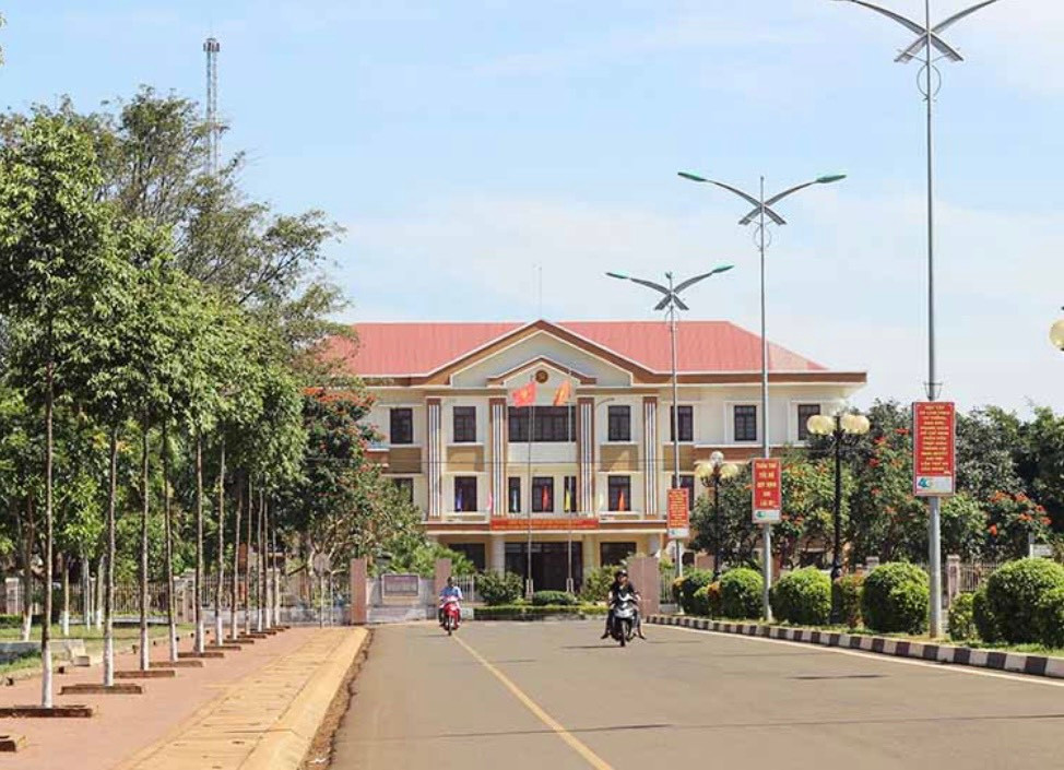 Vu buoc thoi viec 2 can bo, cong chuc: UBND huyen Chu Puh phan hoi