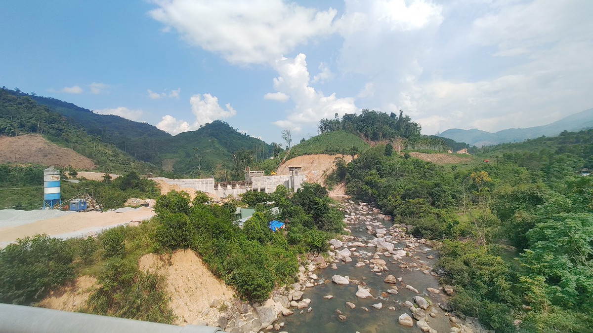 Xử phạt thủy điện Đak Robaye vi phạm trong quá trình xây dựng Xu phat thuy dien Dak Robaye vi pham trong qua trinh xay dung