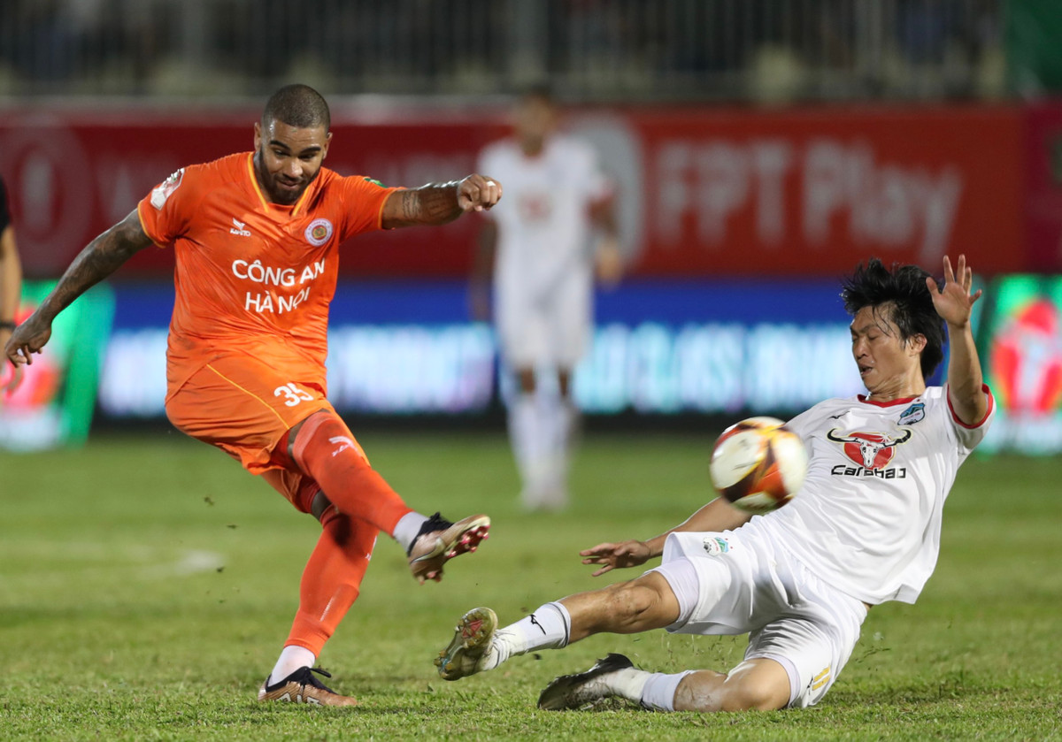 Hoa Cong an Ha Noi, HAGL van chua biet mui thang tai V-League 2023-Hinh-4