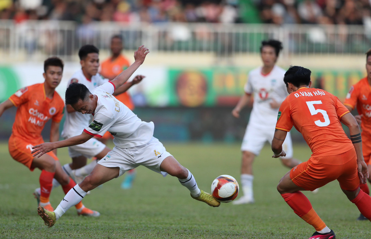 Hoa Cong an Ha Noi, HAGL van chua biet mui thang tai V-League 2023