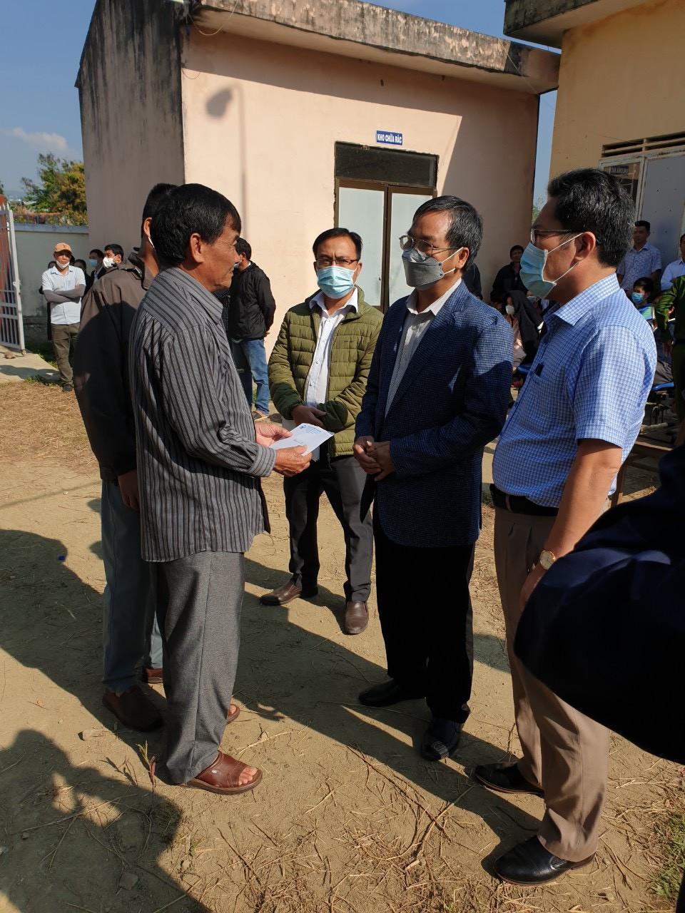 Thong tin them vu TNGT tai cau Dak Po Co khien 2 nguoi chet-Hinh-4