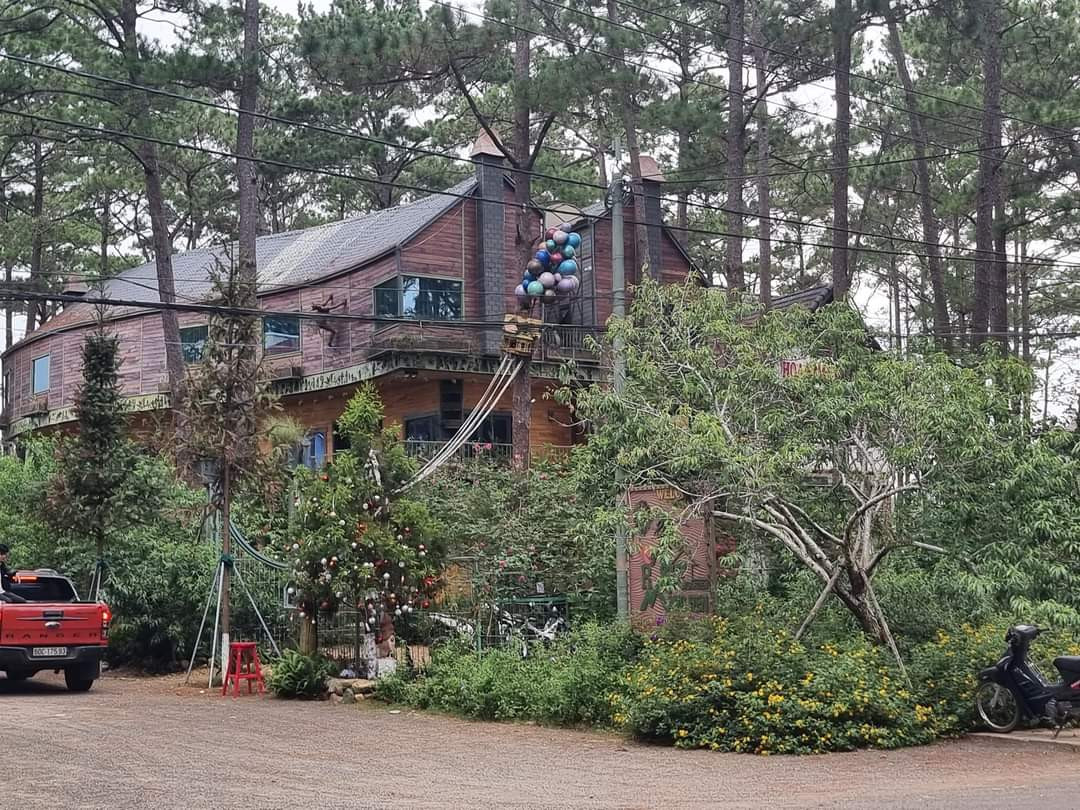 Du khách về Măng Đen tận hưởng khí hậu trong lành trên Cao nguyên. 