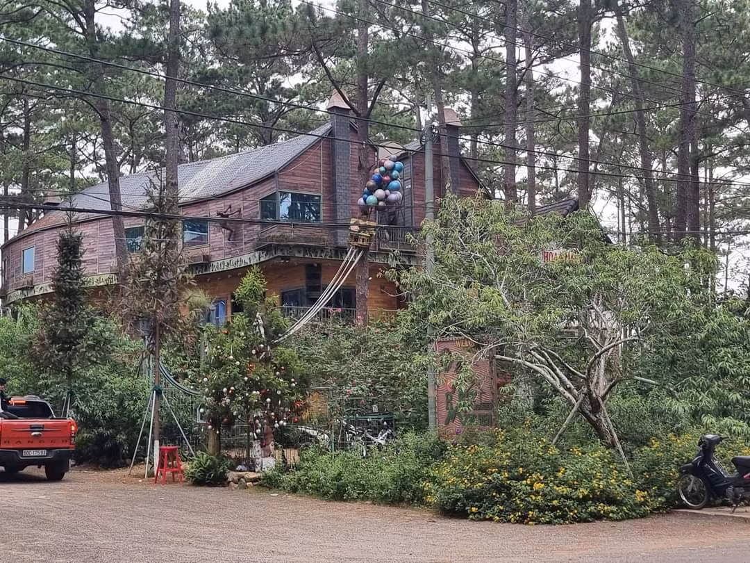 Du khách về Măng Đen tận hưởng khí hậu trong lành trên Cao nguyên. 