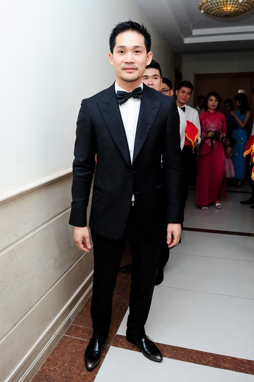 Nữ diễn viên sinh năm 1985 dành không ít lời khen ngợi cho ông xã và gia đình chồng tương lai. Cô rất hãnh diện vì anh rất hiểu nghề và luôn động viên cô trong mọi việc.