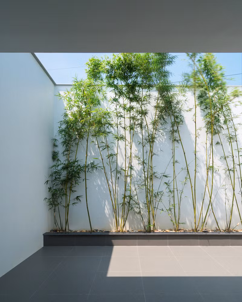 Ngôi nhà ở Bắc Ninh được thiết kế cho một cặp vợ chồng cùng người con gái và con trai tuổi teen của họ.