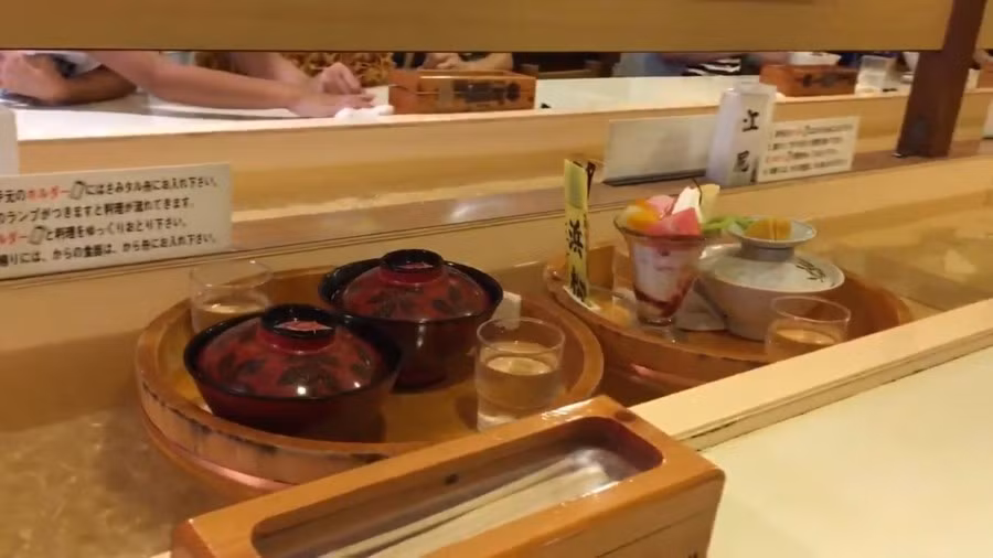 Các món ăn chủ đạo của nhà hàng Donguri gồm một số món mì và các loại đồ ngọt cùng các món tráng miệng kiểu Nhật. Ảnh: Nextshark.