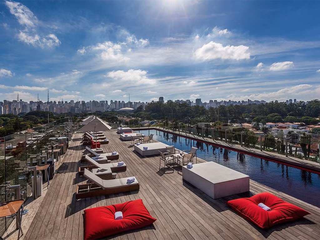 Khách sạn Unique, São Paolo, Brazil: Khách sạn có thiết kế hiện đại, trần cao, rộng rãi, những cửa sổ cao từ sàn tới trần hút tối đa ánh sáng tự nhiên… mang lại cho du khách cảm giác dễ chịu.