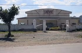 Hay vào năm 2011, Chợ Voi trên địa bàn xã Quảng Thịnh (TP Thanh Hóa, tỉnh Thanh Hóa) được khánh thành với tổng vốn đầu tư gần 6 tỷ đồng, diện tích gần 10.000m2 nhưng đến nay tình trạng họp chợ thất thường, gần như bỏ hoang. Ảnh: Thanhhoa24h.