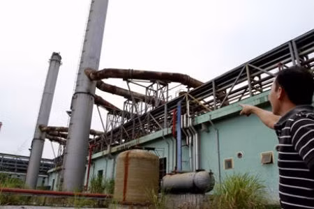 Nhà máy điện diesel Cái Lân (TP Hạ Long, Quảng Ninh) có giá trị quyết toán A - B lên tới 939,5 tỷ đồng, do Tập đoàn Vinashin làm chủ đầu tư giao cho đơn vị con là Cty TNHH MTV Công nghiệp Tàu thủy Cái Lân thực hiện. Nhà máy gồm 6 tổ máy với công suất 6,5 MW/tổ máy, có mục tiêu cung cấp điện cho một Nhà máy cán Thép gần đó. Ảnh: Pháp luật Việt Nam.