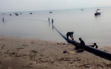 Nhiều ngư dân phán đoán, đường ống này chỉ dùng để xả chất lỏng.