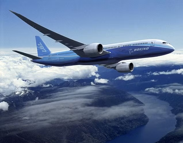 Boeing 787 đã cải tiến khoang máy bay để tạo nên không gian thoáng đãng và thoải mái nhất cho hành khách khi ba