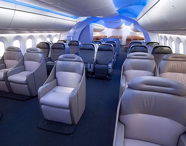 Thiết kế dựa trên ý kiến trực tiếp của những hành khách chuyên đi máy bay, Boeing 787 từng được ca ngợi vì độ xa hoa và tiện nghi.