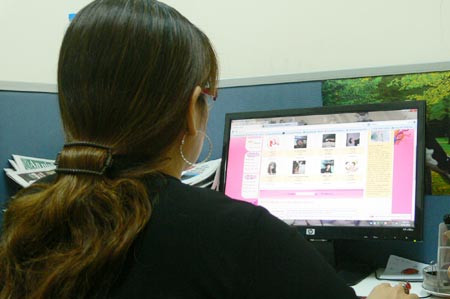 Nhiều phụ nữ kết bạn với trai Tây qua mạng đã trở thành nạn nhân của những kẻ lừa đảo. Ảnh: Công an nhân dân.