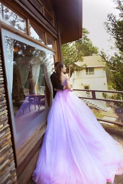 Được biết, sắp tới Lâm Khánh Chi và người yêu sẽ tổ chức lễ hỏi và hứa hẹn một đám cưới ngọt ngào, hoành tráng sẽ diễn ra vào đầu năm sau.