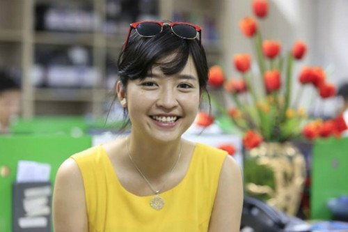 Nhắc đến "Talk Vietnam", hẳn nhiều khán giả sẽ nhớ đến MC Thùy Dương duyên dáng, xinh đẹp của chương trình.