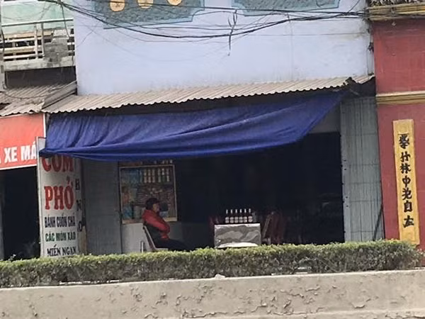 Thuc khach tai mat voi nhung bat pho gia tren troi-Hinh-3