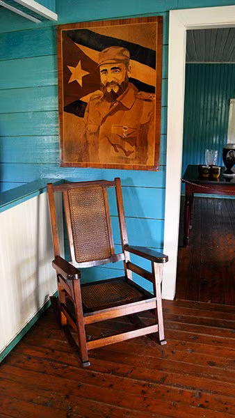 Ngôi nhà của Fidel Castro ban đầu đã bị phá hủy bởi trận hỏa hoạn vào năm 1954, nhưng một bản sao sau đó được xây dựng vào năm 1974.