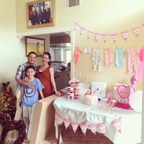 Sau cuộc hôn nhân đầu đổ vỡ, Kim Hiền hiện có cuộc sống viên mãn với người chồng thứ hai ở Mỹ. Biệt thự của vợ chồng diễn viên Kim Hiền bên Mỹ khá rộng rãi và bình yên. Ảnh: Sức khỏe cộng đồng.