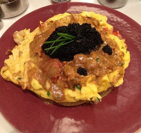 6. Tôm hùm Frittata: Tôm hùm Frittata được bán ra lần đầu tiên tại khách sạn Le Parker Meridian, New York. Món ăn có bề ngoài đơn giản này có giá 1.100 USD. Các nguyên liệu của nó gồm tôm hùm, trứng gà và trứng cá Servuga. Một phiên bản chất lượng kém và rẻ tiền hơn của nó chỉ bán với giá 100 USD.