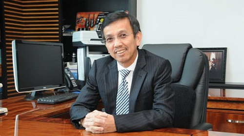 " Đại gia rác thải" David Dương - ông chủ bãi rác Đa Phước đã có một thời gian dài vật lộn làm giàu trên đất Mỹ. Trải qua nhiều khó khăn, hiện ông là một doanh nhân có tầm ảnh hưởng trên thương trường trong và ngoài nước.