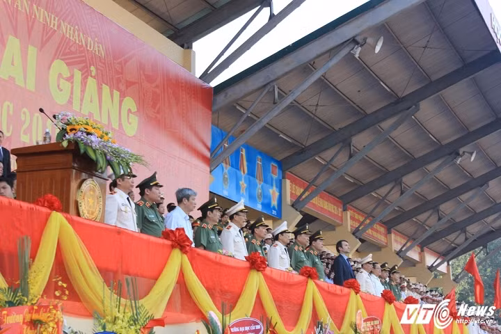 Tham dự lễ khai giảng có đồng chí Thượng tướng, GS.TS Tô Lâm (Uỷ viên Bộ Chính trị, Bộ trưởng Bộ Công an); đại diện các Tổng cục, Cục, Vụ, Viện, các học viện, trường Công an nhân dân và nhiều trường đại học trên địa bàn thành phố Hà Nội và toàn thể cán bộ, giảng viên, công nhân viên và học viên nhà trường.