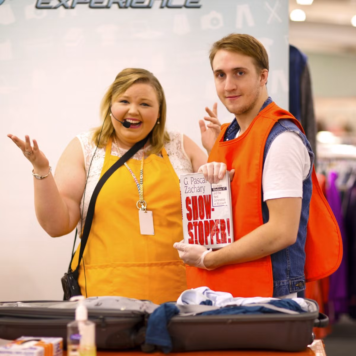 Được mệnh danh “thủ phủ của những chiếc vali thất lạc”, UBC thu hút hàng triệu người ghé thăm mỗi năm, đồng thời là một trong những điểm thu hút khách du lịch nhất nước Mỹ. Du khách có thể dễ dàng tìm thấy những món đồ hàng hiệu với giá chỉ vài chục USD.