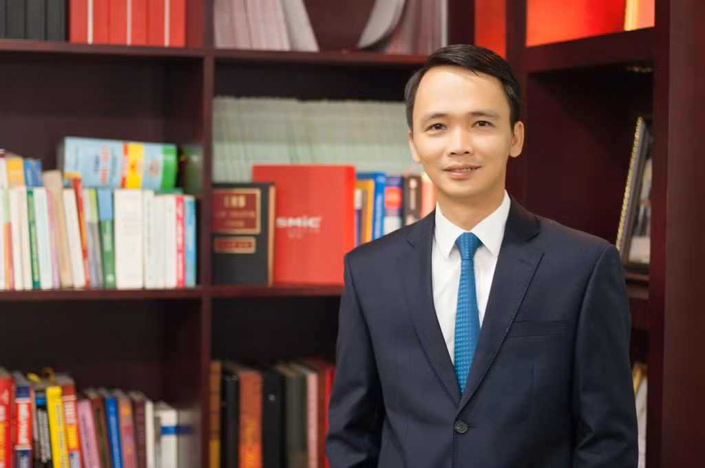 Bỏ ra số tiền 2.344 tỷ đồng trong thương vụ mua gần 100 triệu cổ phiếu ROS của CTCP Xây dựng Foros đã khiến ông chủ Tập đoàn FLC (FLC) Trịnh Văn Quyết trở thành cổ đông lớn nhất của công ty xây dựng này. Cũng nhờ thương vụ đặc biệt này, ông Quyết trở thành người giàu thứ 2 trên sàn chứng khoán Việt, sau tỷ phú Phạm Nhật Vượng. Ảnh: Hanoimoi.