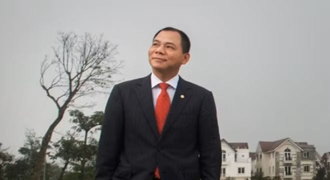 Kín đáo, bí ẩn có lẽ là hai từ phù hợp để miêu tả về vị tỷ phú Phạm Nhật Vượng. Nhiều năm liên tiếp ông đã là đại diện Việt Nam duy nhất lọt vào danh sách bình chọn của tạp chí danh tiếng Forbes nhưng báo chí lại có rất ít thông tin về đại gia này. Ảnh: Zing.