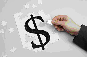 Nguồn gốc của ký hiệu $: Cục In Tiền của Mỹ giải thích rằng, ký hiệu $ ban đầu được dùng cho đồng Peso của Tây Ban Nha và Mexico, giống chữ P viết lồng vào chữ S. Ký hiệu đó được dùng rộng rãi từ trước năm 1875 (năm phát hành đồng USD bằng giấy đầu tiên).