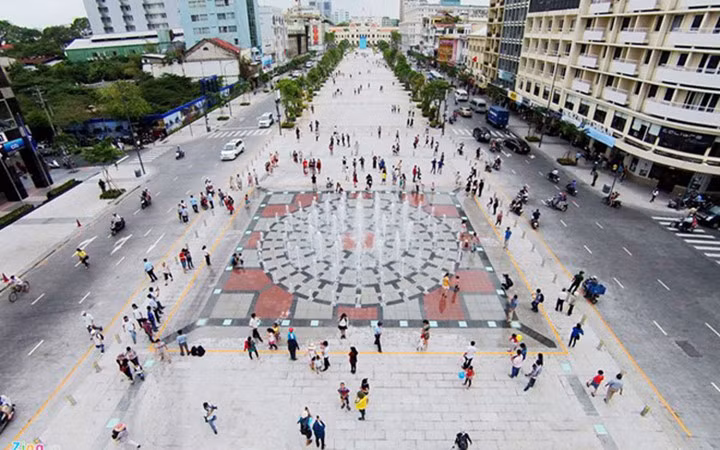 Vạn Thịnh Phát đang có 5 dự án trên "đất vàng" Nguyễn Huệ (quận 1, TP.HCM), chiếm gần 1/3 diện tích các dự án trên con đường đắt đỏ bậc nhất này. Ảnh: Zing.