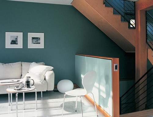 Giữ nhà sạch sẽ gọn gàng: Điều quan trọng thứ 2 là hãy nhớ giữ nhà cửa luôn sạch sẽ, điều này cũng quan trọng với nơi làm việc của bạn. Nhà cửa hay nơi làm việc sạch sẽ gọn gàng không chỉ thu hút mà còn giữ gìn năng lượng thịnh vượng.