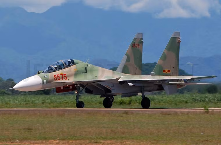 Viet Nam nhan bao nhieu vu khi hien dai nam 2014?