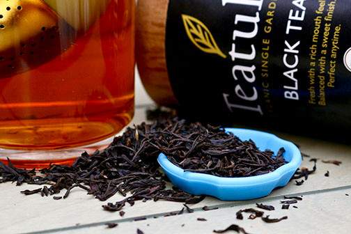 Một trong số đó là uống trà đen bởi các nghiên cứu đã chỉ ra rằng tiêu thụ loại trà này có thể giúp giảm nguy cơ đột quỵ. Ảnh: bigcommerce.