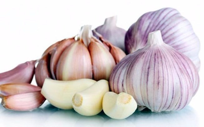 Ngoài ra, các cặp vợ chồng có thể thêm tỏi vào trong các món ăn để cải thiện chuyện chăn gối. Ảnh: plo.