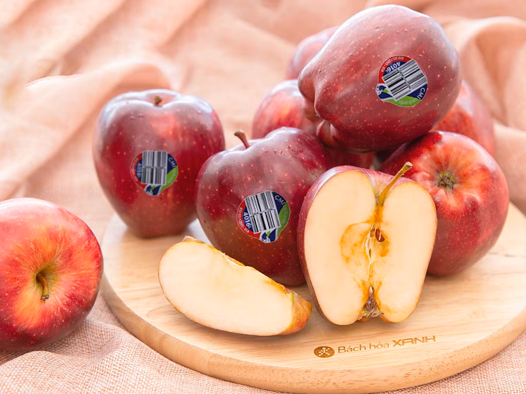 Ăn táo mỗi ngày có thể kích thích tuyến nước bọt, làm giảm sâu răng vì nó làm giảm mức độ vi khuẩn. Ảnh: tgdd.