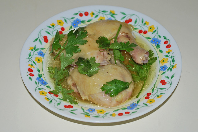 Thịt gà khi được hâm nóng lại có thể khiến cấu trúc protein của nó bị phá hủy, có thể gây ra các vấn đề về tiêu hóa.