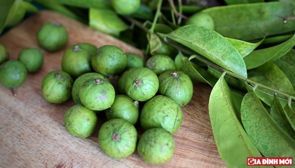 Chính hàm lượng vitamin C có trong quả sấu giúp làn da của bạn trắng sáng hơn rất nhiều. Ảnh: tinmoi.