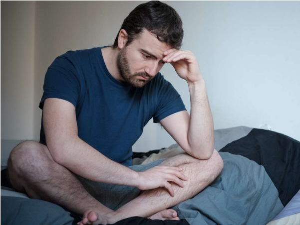 Đặc biệt, một nghiên cứu của Đại học Tây Úc cho thấy ở nam giới có giọng trầm, mật độ tinh trùng trong tinh dịch giảm. Ảnh: alipasplatinum.