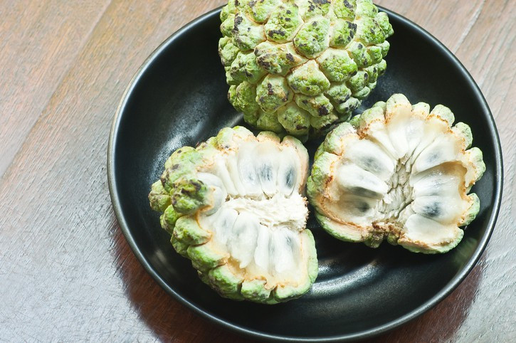 Vì vậy, ăn na và các thực phẩm giàu vitamin C là một cách dễ dàng để đảm bảo sức khỏe miễn dịch. Ảnh: hellobacsi.