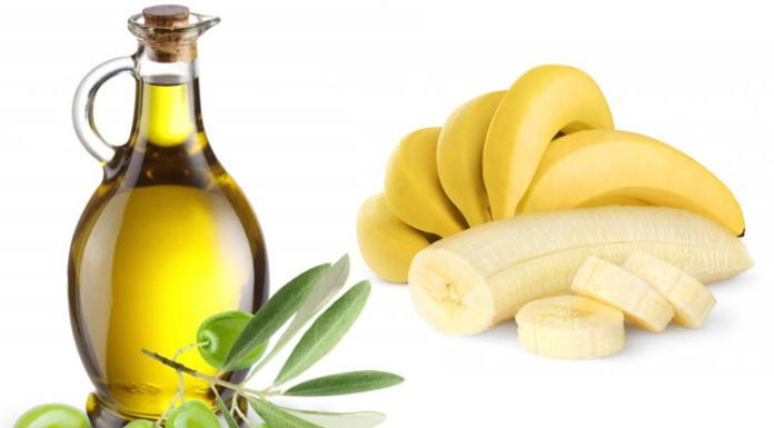 4. Mặt nạ dành cho da dầu: Để làm loại mặt nạ này, bạn cần chuẩn bị 1 quả chuối, một ít nước cốt chanh và 1 thìa dầu olive. Sau khi nghiền nát chuối, bạn hãy thêm nước cốt chanh và dầu olive trước khi thoa hỗn hợp này lên mặt. Ảnh: bloganchoi.
